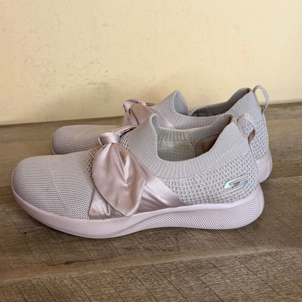 pink Skechers BOBS Sport Squad 2 Bow Beauty slip-on sneakers size 6 shoes